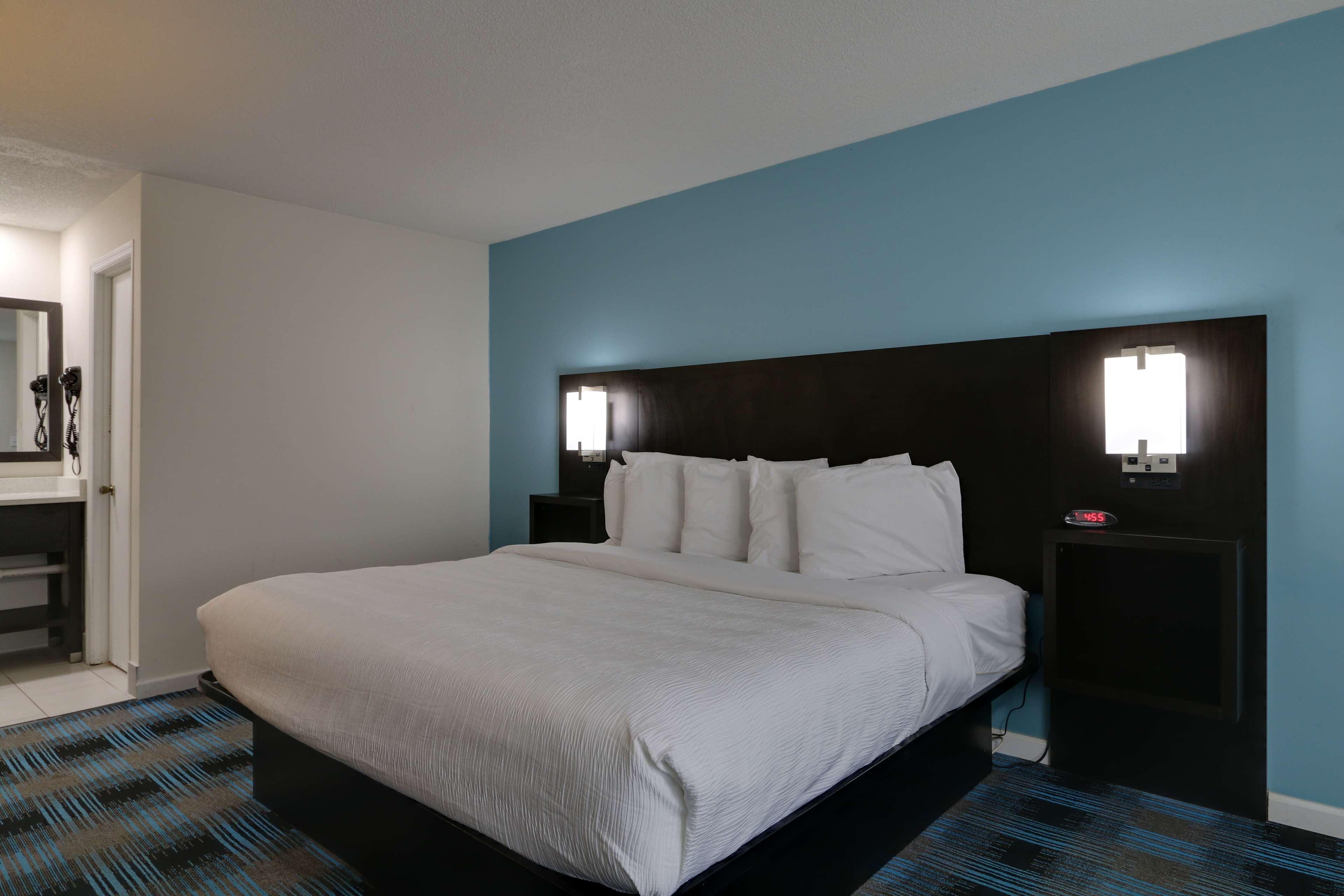 Travelodge By Wyndham Calhoun South I-75 Exterior photo
